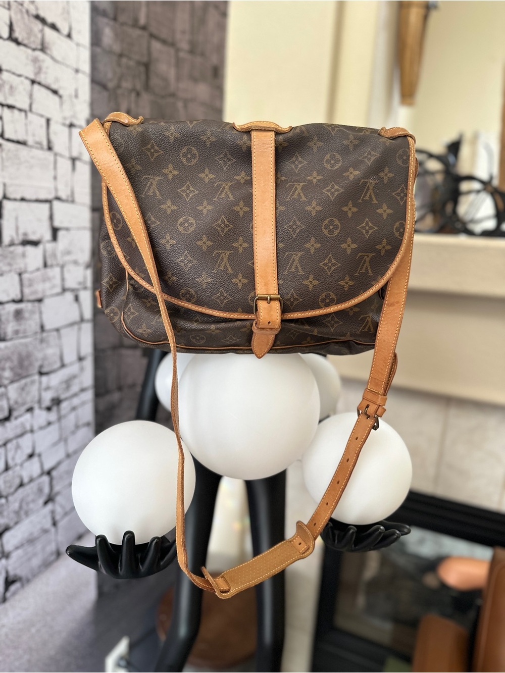 Louis Vuitton LV Crossbody bag Saumur 35 Brown Monogram